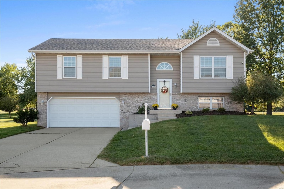 732 Copper Line Rd, Maryville, IL 62062 - photo 1