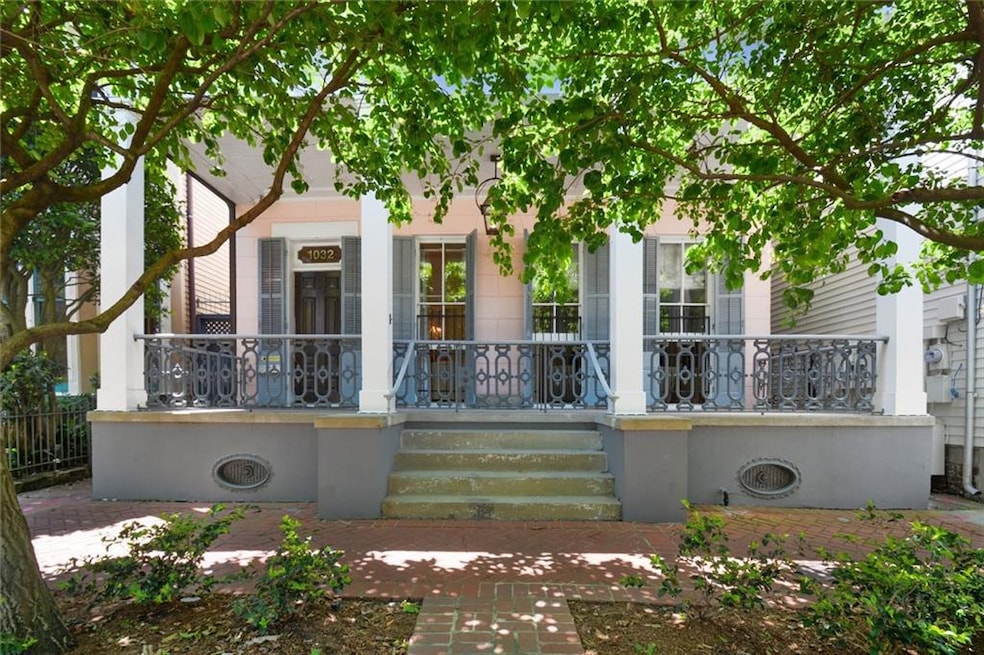 1032 Esplanade front porch