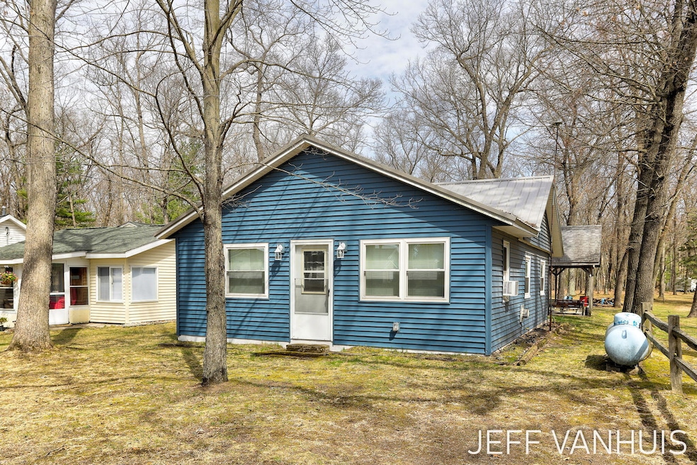 1-web-or-mls-7848-w-minising-point-dr