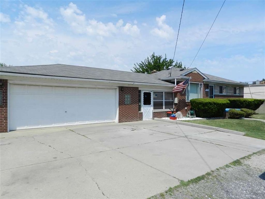 17551 Common Rd, Roseville, MI 48066 - photo 1