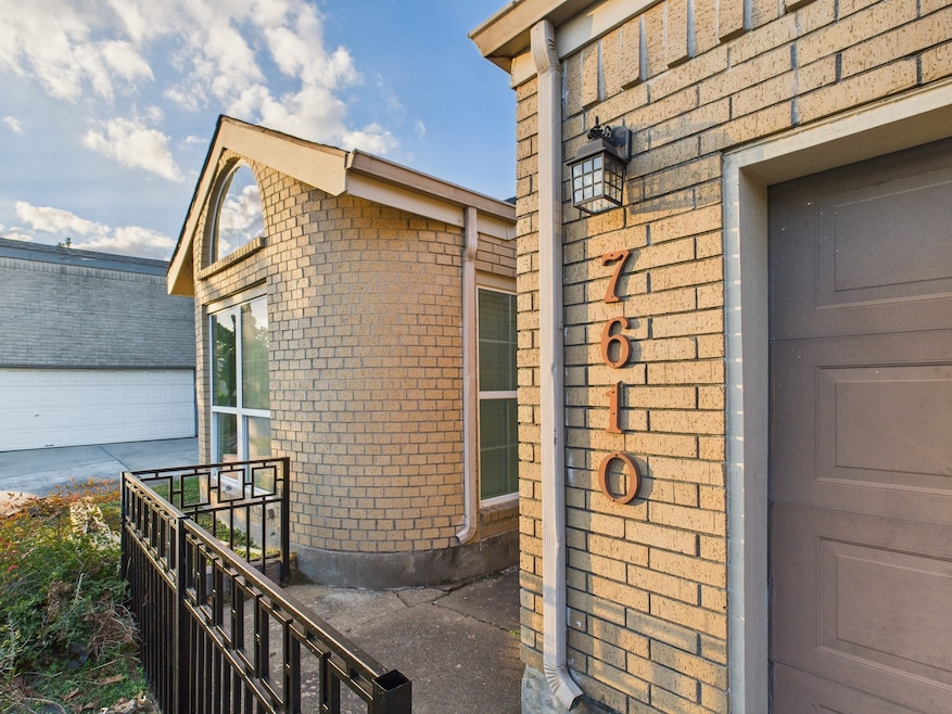 7610 Hopewell Ln, Houston, TX 77071 - photo 1