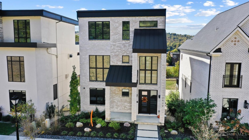 2939 Walworth Ave, Cincinnati, OH 45226 - photo 1