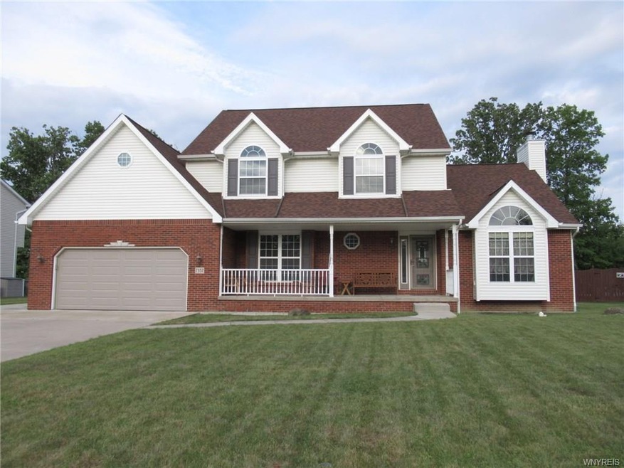 7357 Erica Ln, North Tonawanda, NY 14120 - photo 1