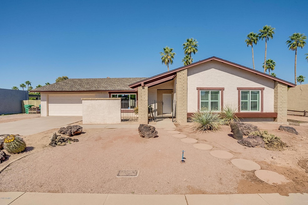 1810 S Palmer, Mesa, AZ 85210 - photo 1