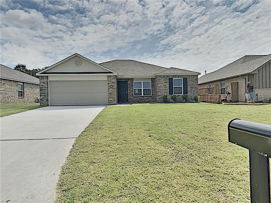 2237 Bent Tree Rd, Shawnee, OK 74804 - photo 1