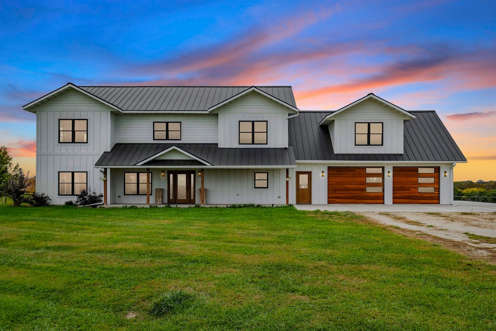 2183 Waterview Ln, Lansing, IA 52151 - photo 1