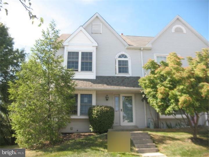 513 Carousel Cir, Norristown, PA 19403 - photo 1