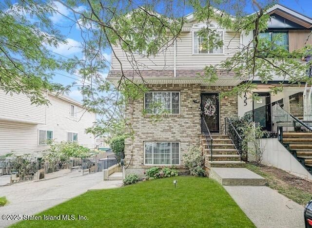 153 Graves St, Staten Island, NY 10314 - photo 1