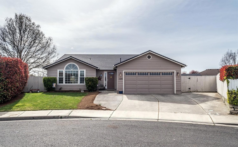 1120 Paisley Ct, Central Point, OR 97502 - photo 1