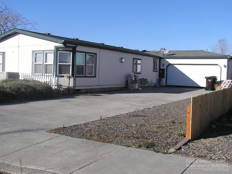 3053 SW Pumice Place, Redmond, OR 97756 - photo 1