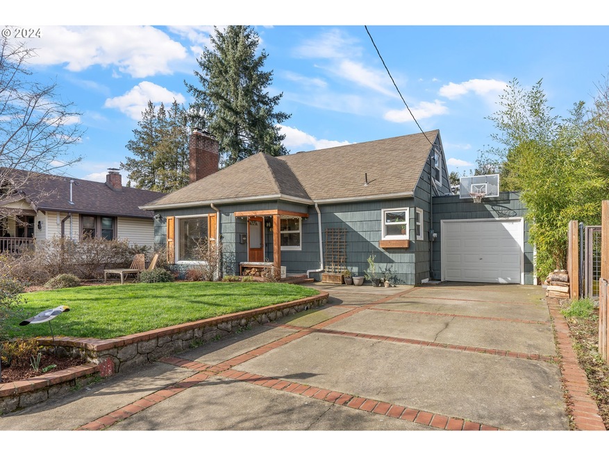 145 NE Holland St, Portland, OR 97211 - photo 1