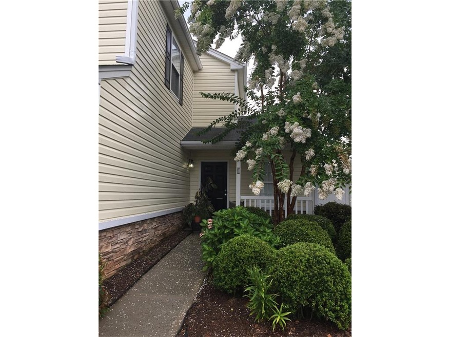 652 W Oaks Dr unit 4B, Woodstock, GA 30188 - photo 1