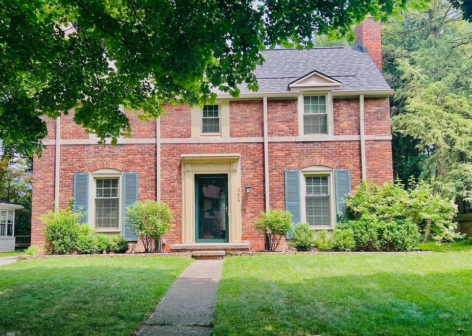 424 Lincoln Rd, Grosse Pointe, MI 48230 - photo 1