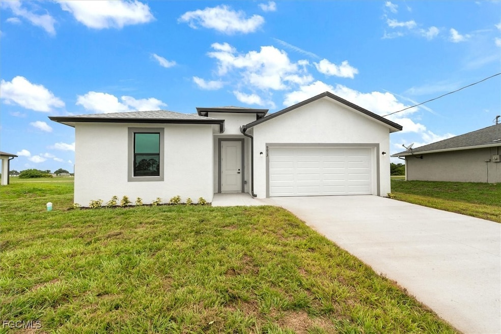 9013 Largo Cir, Labelle, FL 33935 - photo 1