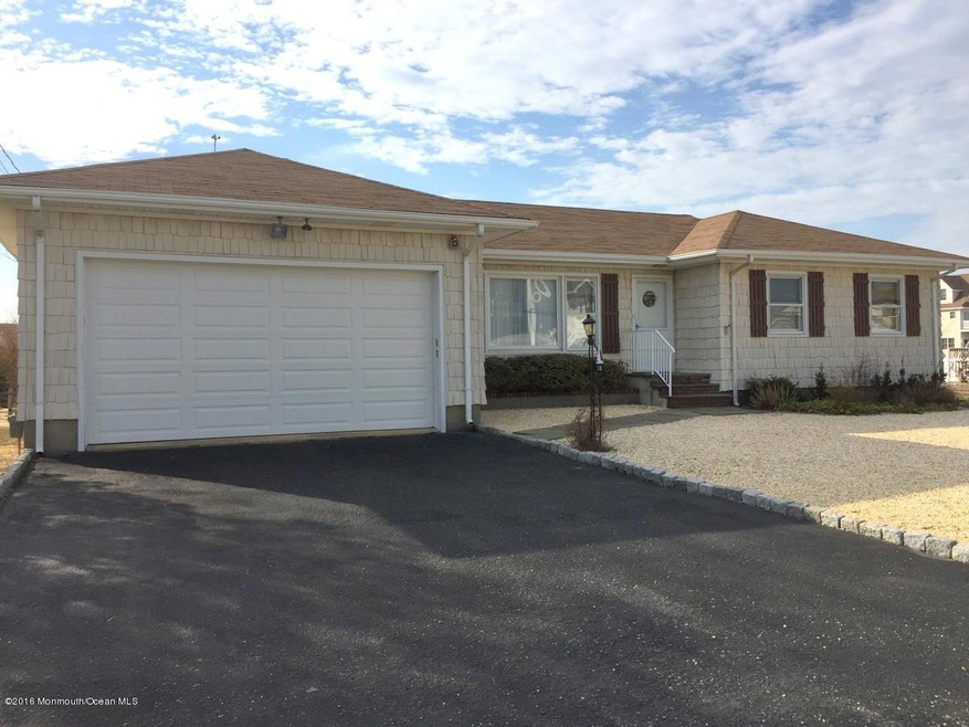 38 Neptune Rd, Toms River, NJ 08753 - photo 1