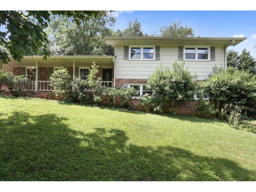 Wonderful 4 Bedroom/3 full Bath home located in te