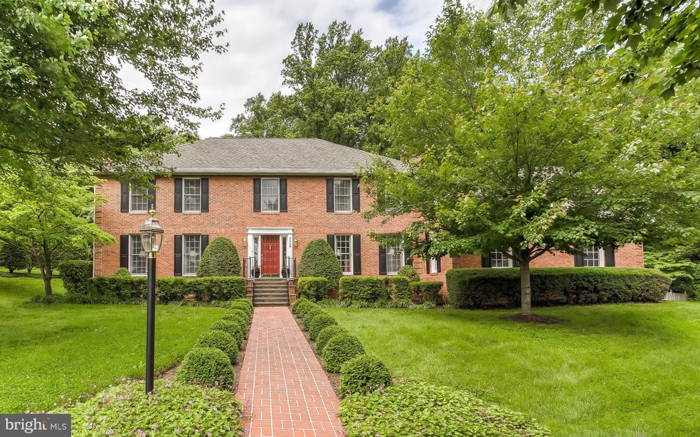 8529 Hill Spring Dr, Lutherville Timonium, MD 21093 - photo 1