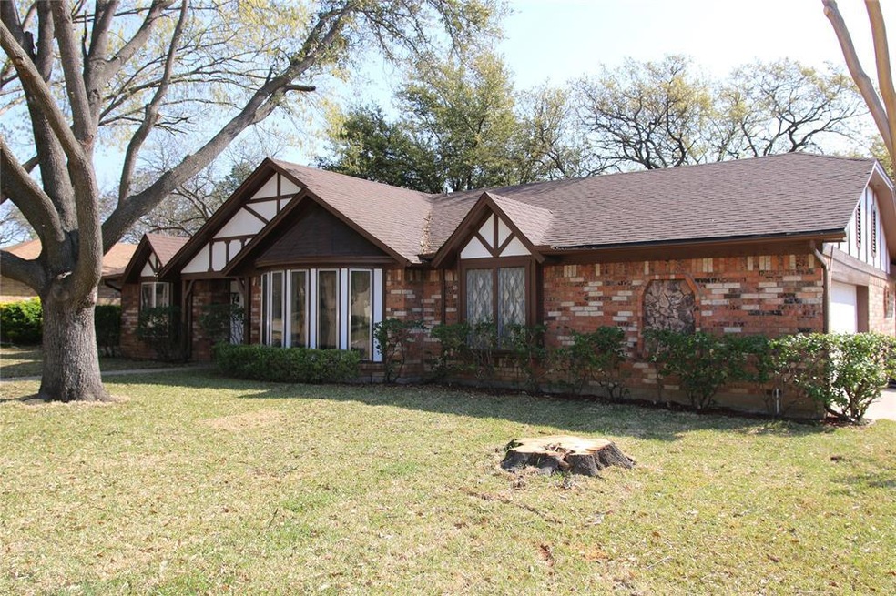 3015 Bramble Oaks Ct, Bedford, TX 76021 - photo 1