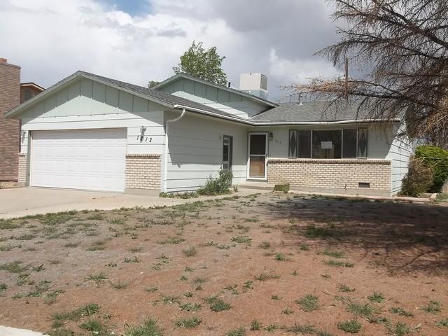 1212 Camina Hermosa MP