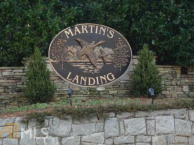 Prime Roswell location with easy access to GA400