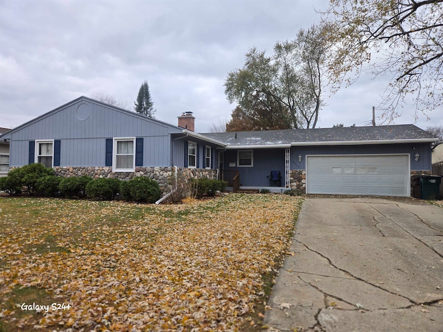 2838 Sunderland Rd, Lansing, MI 48911 - photo 1