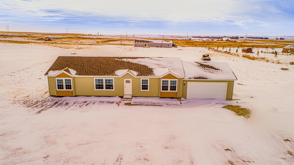 14984 Cochise St, Williston, ND 58801 - photo 1
