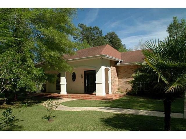 Photo. Splendid custom home on large corner lot in