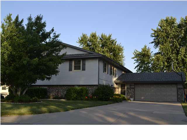 8643 E. Hurst