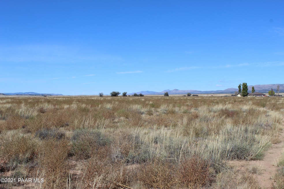 4750 Robbie Ln E, Paulden, AZ 86334 - photo 1