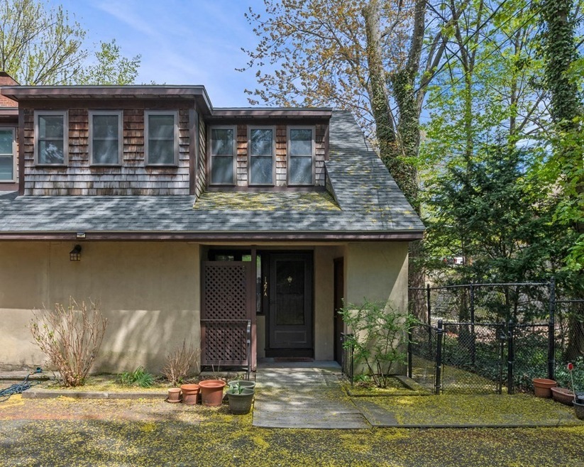 127 A Lakeview Ave unit A, Cambridge, MA 02138 - photo 1