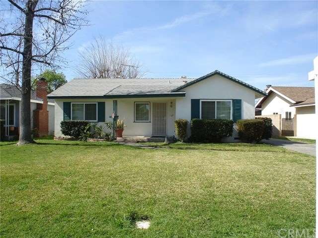 Very large front yard with mature tree for shade i