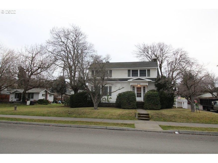 820 W 9th St, the Dalles, OR 97058 - photo 1