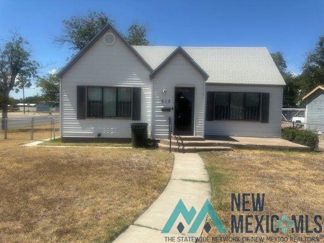 513 S Mesa St, Carlsbad, NM 88220 - photo 1