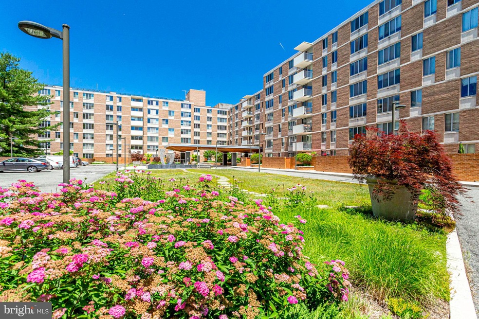 Van Ness East unit 647, Washington, DC 20008 - photo 1