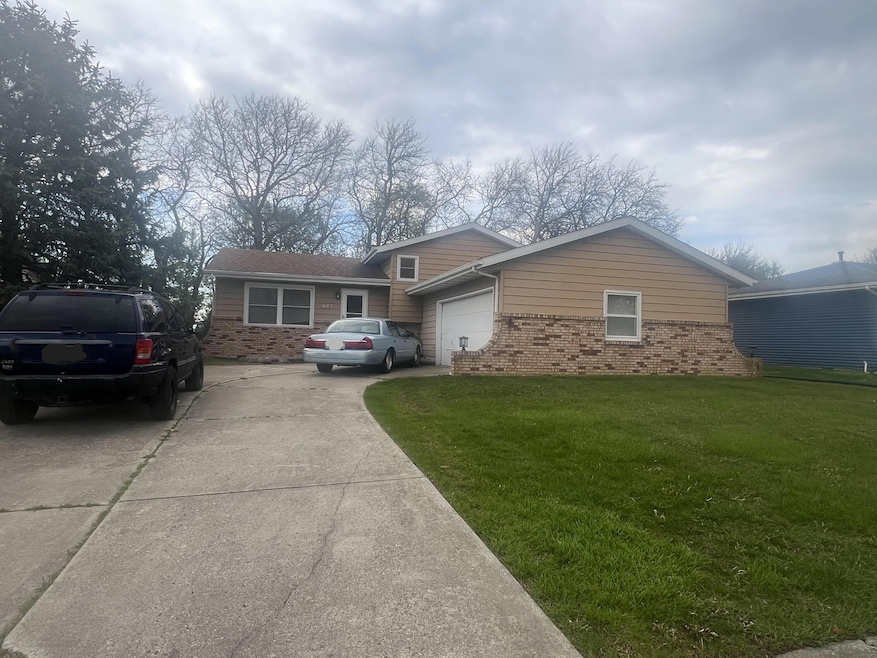 605 Aspen St, Hebron, IN 46341 - photo 1