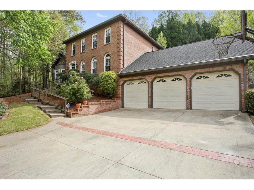 3 Car Garage