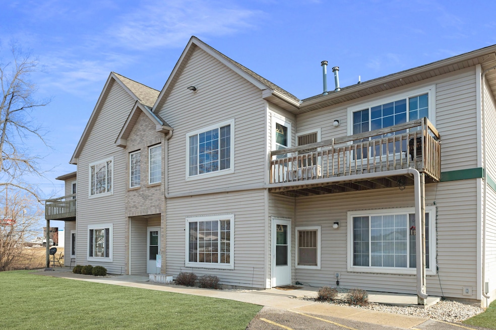 330 E Tyranena Road
