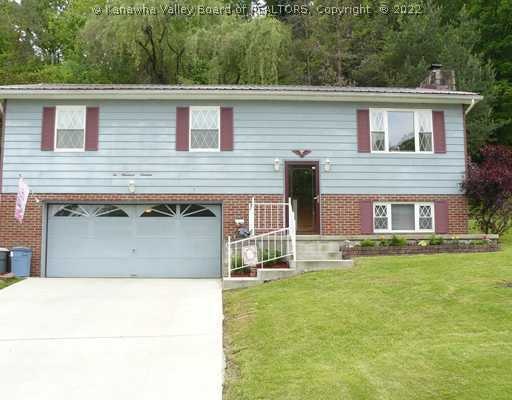 219 Pine Cir, Dunbar, WV 25064 - photo 1