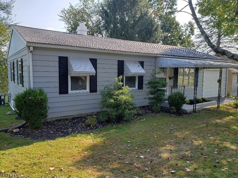 107 Harding Dr, Washington, NJ 07882 - photo 1