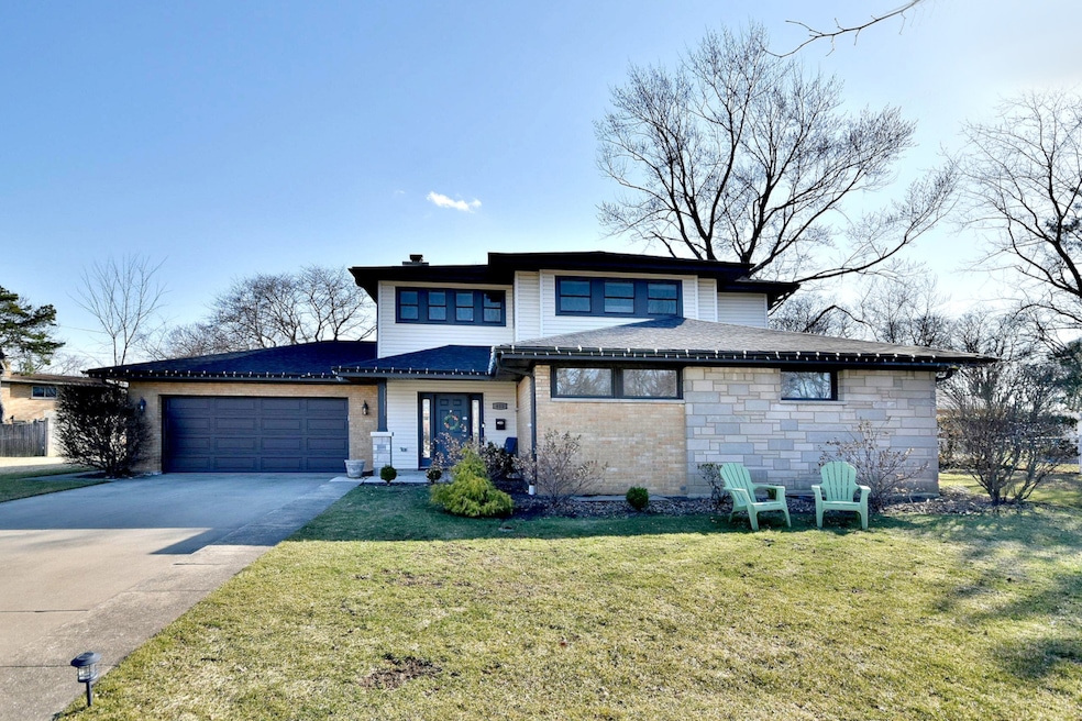 412 E Atwater Ave, Elmhurst, IL 60126 - photo 1