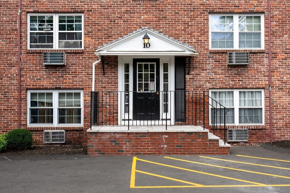 10 Colonial Village Dr unit 2, Arlington, MA 02474 - photo 1