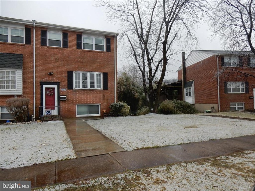 955 Stormont Cir, Halethorpe, MD 21227 - photo 1