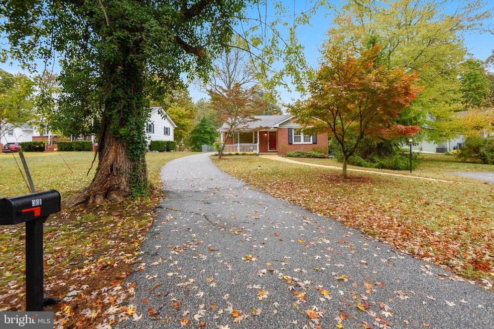 301 Edgemere Dr, Annapolis, MD 21403 - photo 1