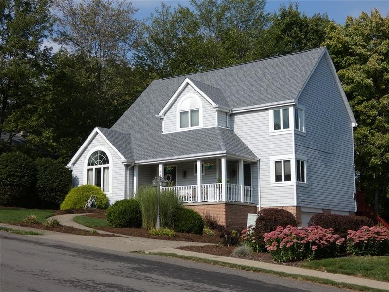 Welcome to 816 Wellington Drive.  This beauty is spacious, beautifully landscaped and offers a new roof and exterior trimwork.