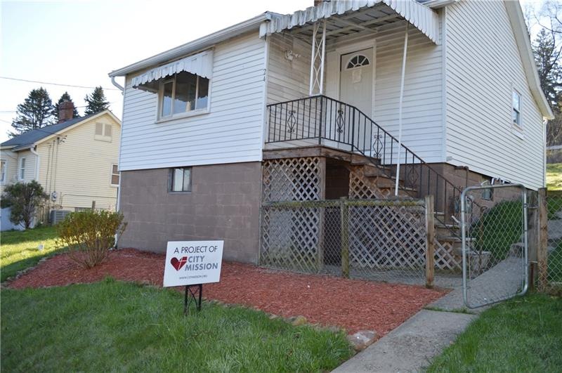 Nice one bedroom house with a great fenced back ya