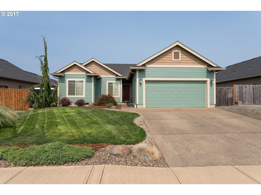 759 Meadowlawn Place, Molalla, OR 97038 - photo 1