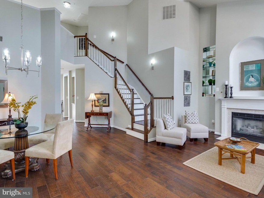 7027 Haycock Rd unit F, Falls Church, VA 22043 - photo 1