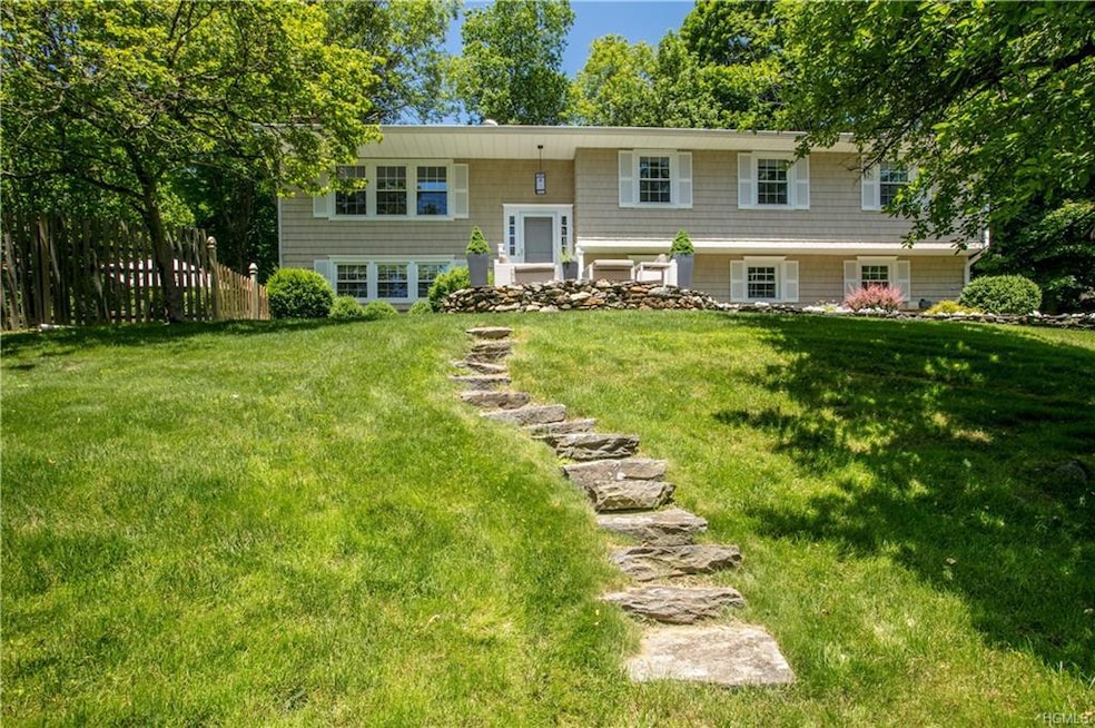 12 Peters Ln, Bedford, NY 10506 - photo 1