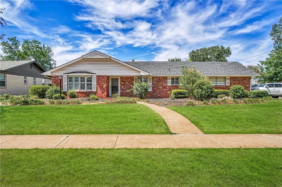 4 bed, 2 1/2 bath