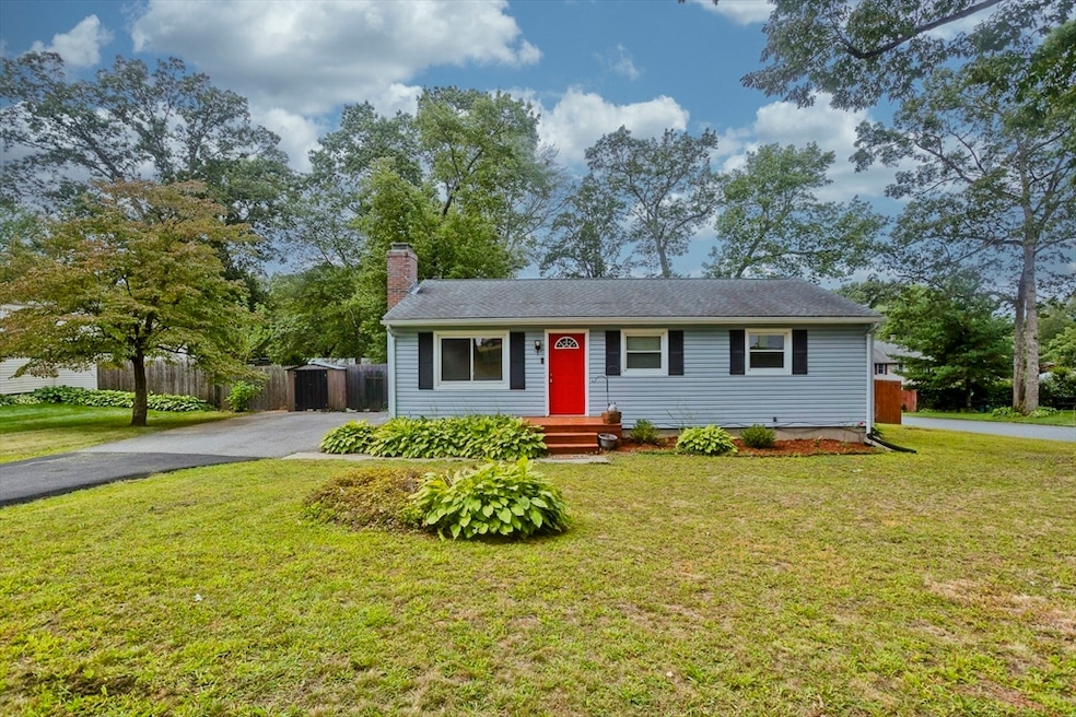 90 Feltham Rd, Springfield, MA 01118 - photo 1